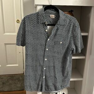 Faherty Men’s Knit Button down polo short sleeve Navy white scale print small